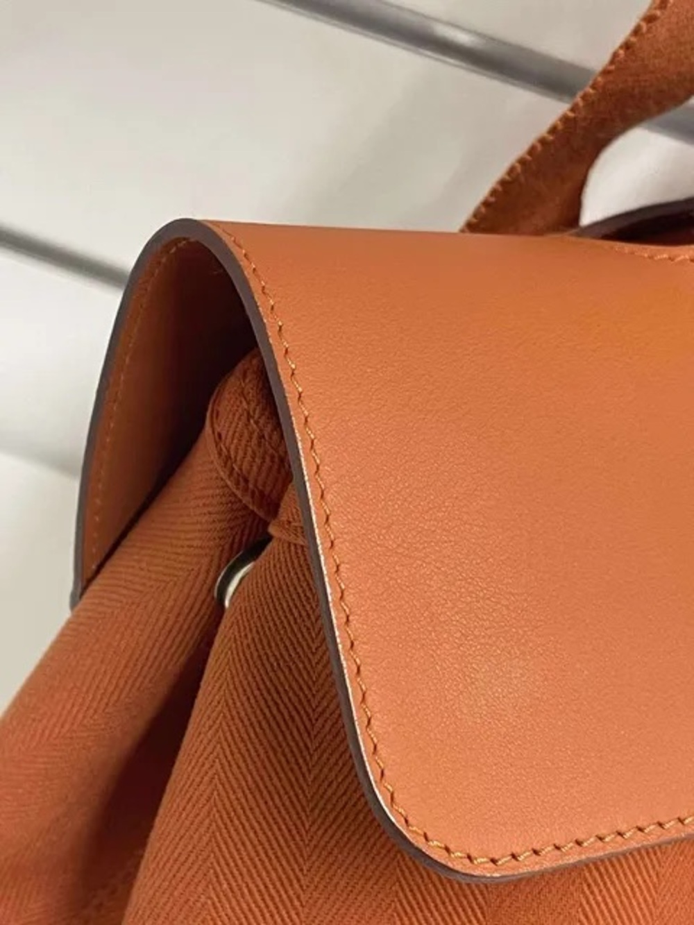 Hermès Toile Valparaiso PM handbag in orange canvas and leather. - Picture 5 of 10